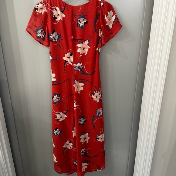 Row A Floral Flutter Sleeve V Neck Faux Wrap Dress Size Medium - Picture 3 of 5
